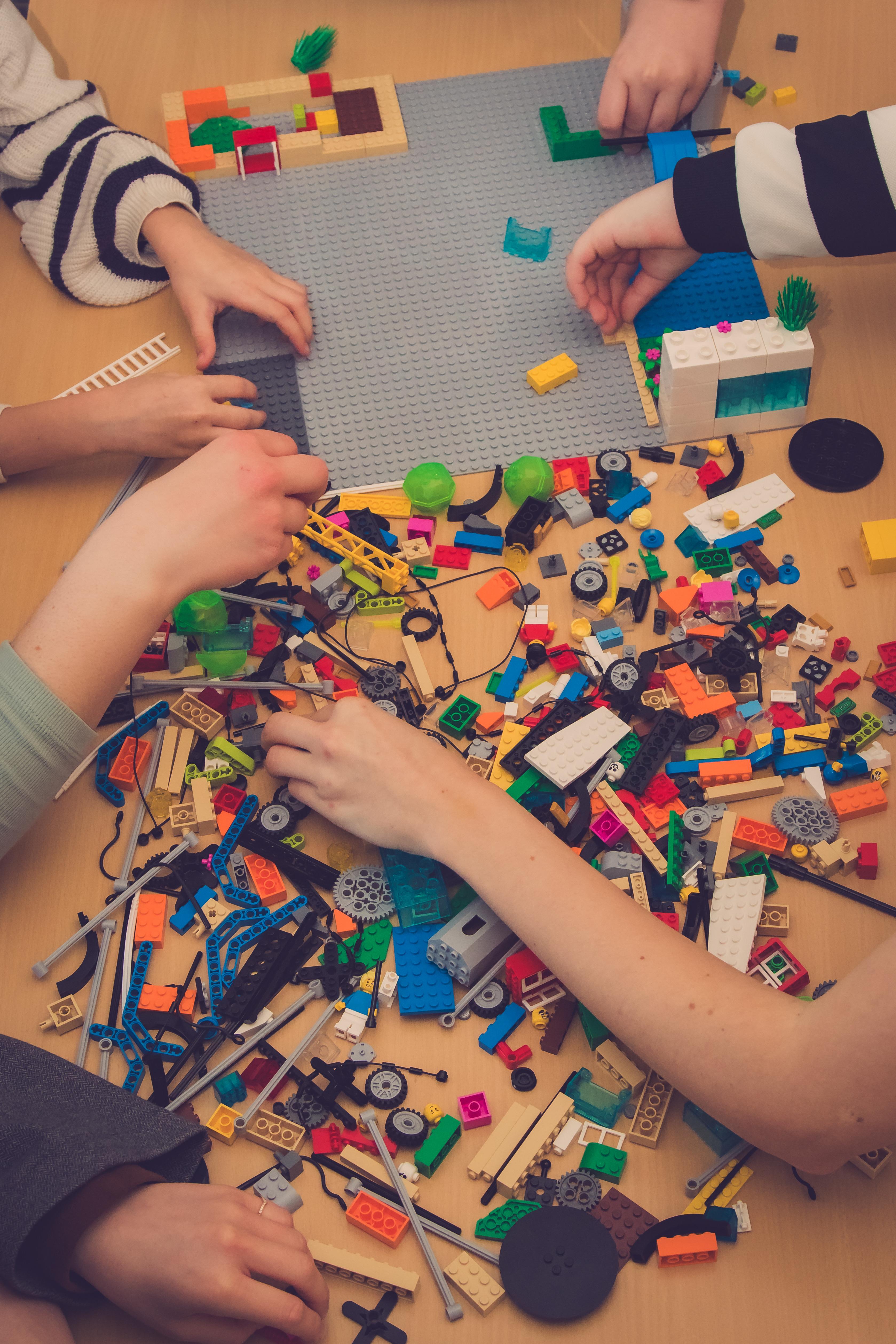 Eine LEGO® Serious Play® Szene. Credit: Monja Santner-Mundt
